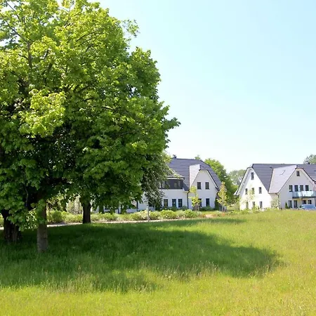 Strandnahe Fewo: Seaside Retreat With Terrace And Ahoi Access Apartment *
